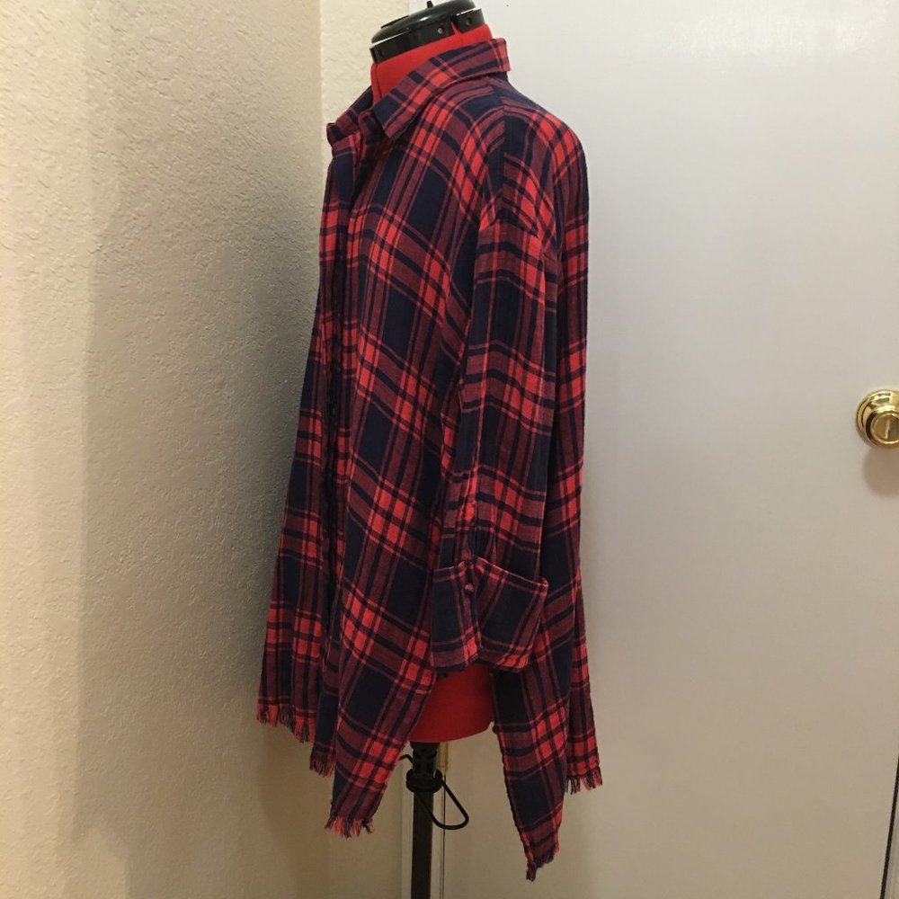 Umgee Pink/ Navy Plaid Fringe Hem Button Down Tunic, Size M